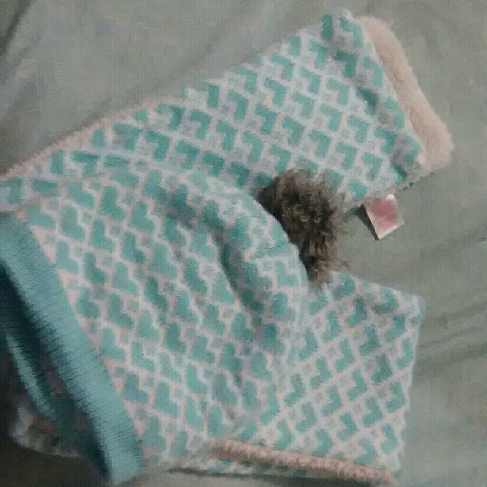 Kids (girls) blue scarf and beanie